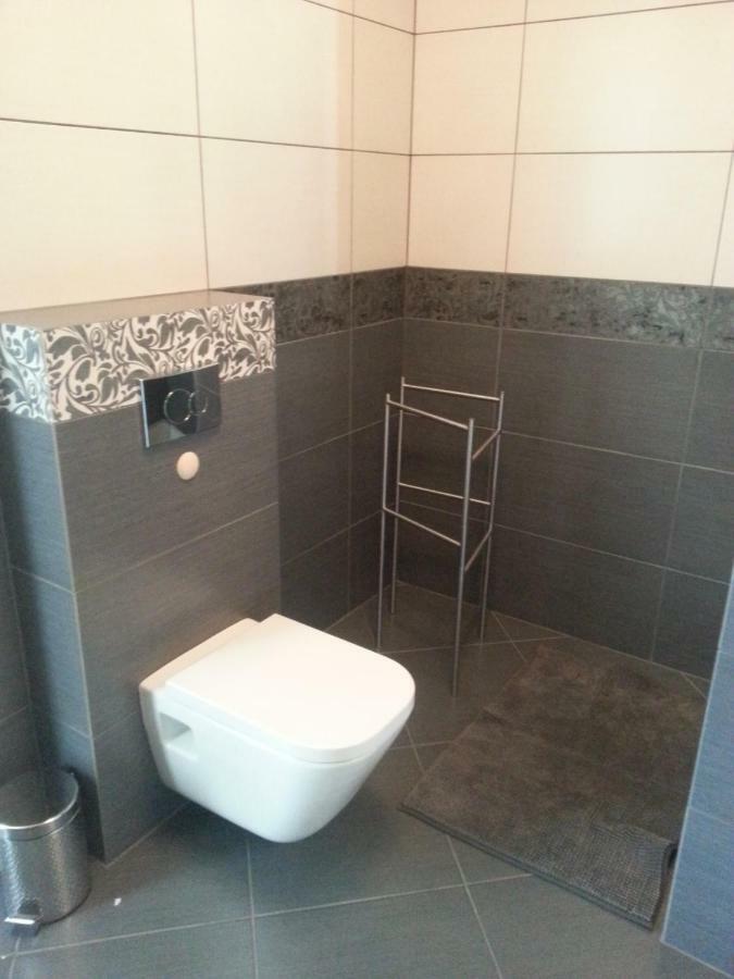 Strict Center Towarowa Apartment Poznan Bagian luar foto
