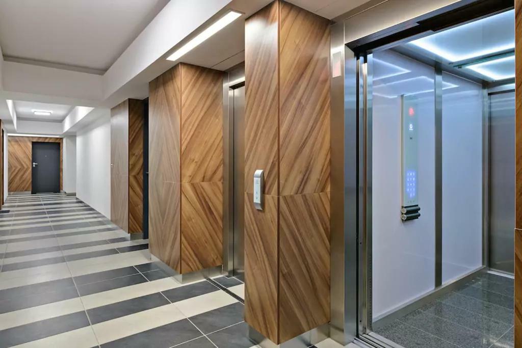 Strict Center Towarowa Apartment Poznan Bagian luar foto